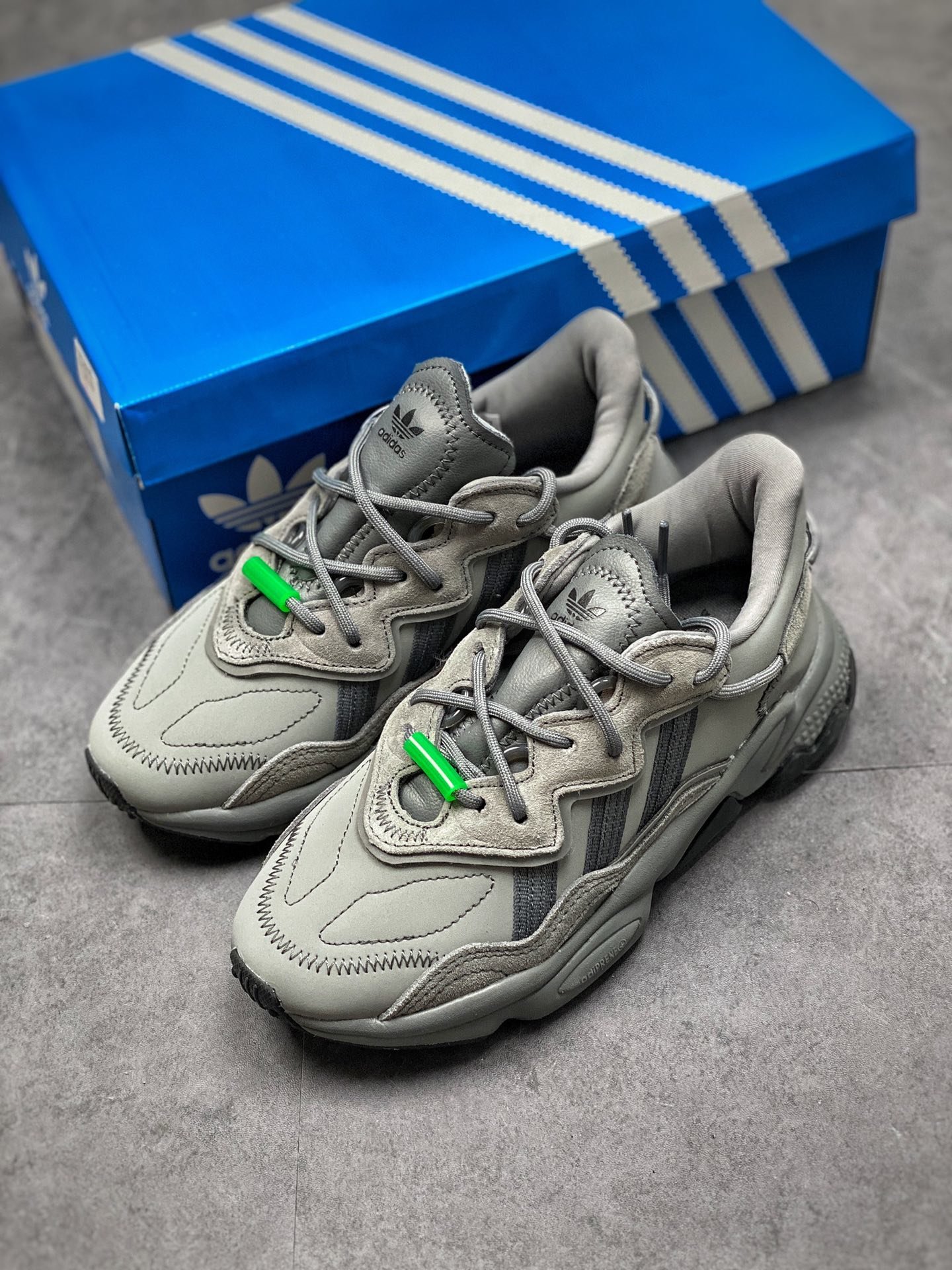 adidas ozweego ee7001