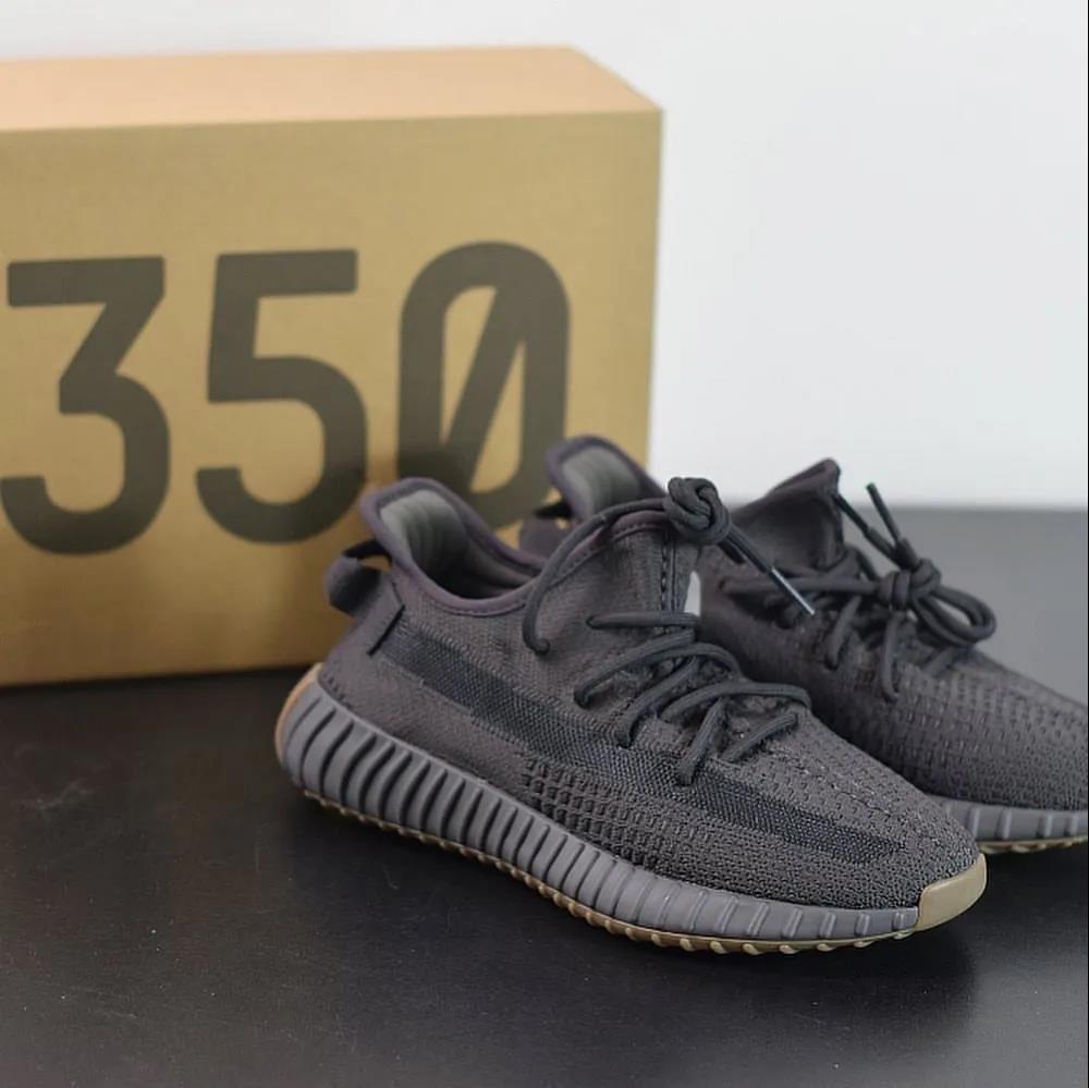 yeezy350黑生膠限時送!搶先上腳圖一睹為快!